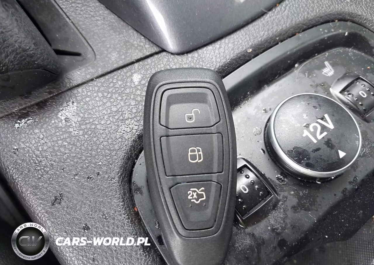 2012 Ford Focus Titanium VIN:1FAHP3N25CL385705 - 11