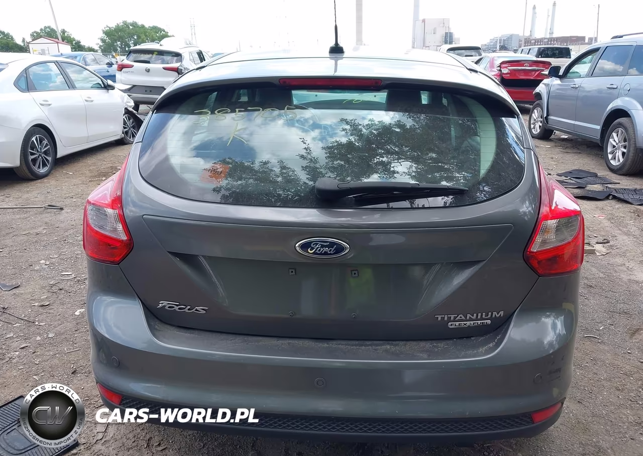 2012 Ford Focus Titanium VIN:1FAHP3N25CL385705 - 16