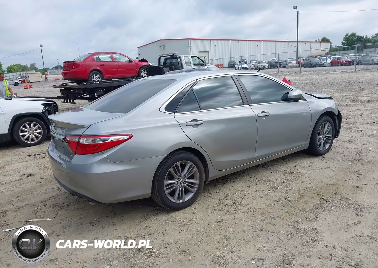 2015 Toyota Camry Se VIN:4T1BF1FK7FU001293 - 4
