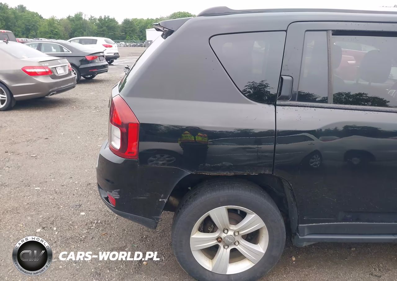 2016 Jeep Compass Latitude VIN:1C4NJDEBXGD782864 - 13