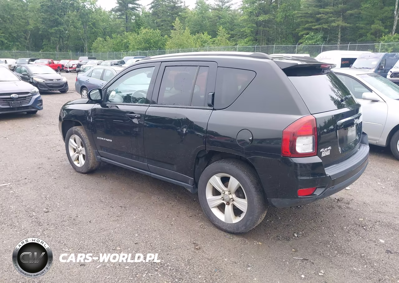 2016 Jeep Compass Latitude VIN:1C4NJDEBXGD782864 - 3