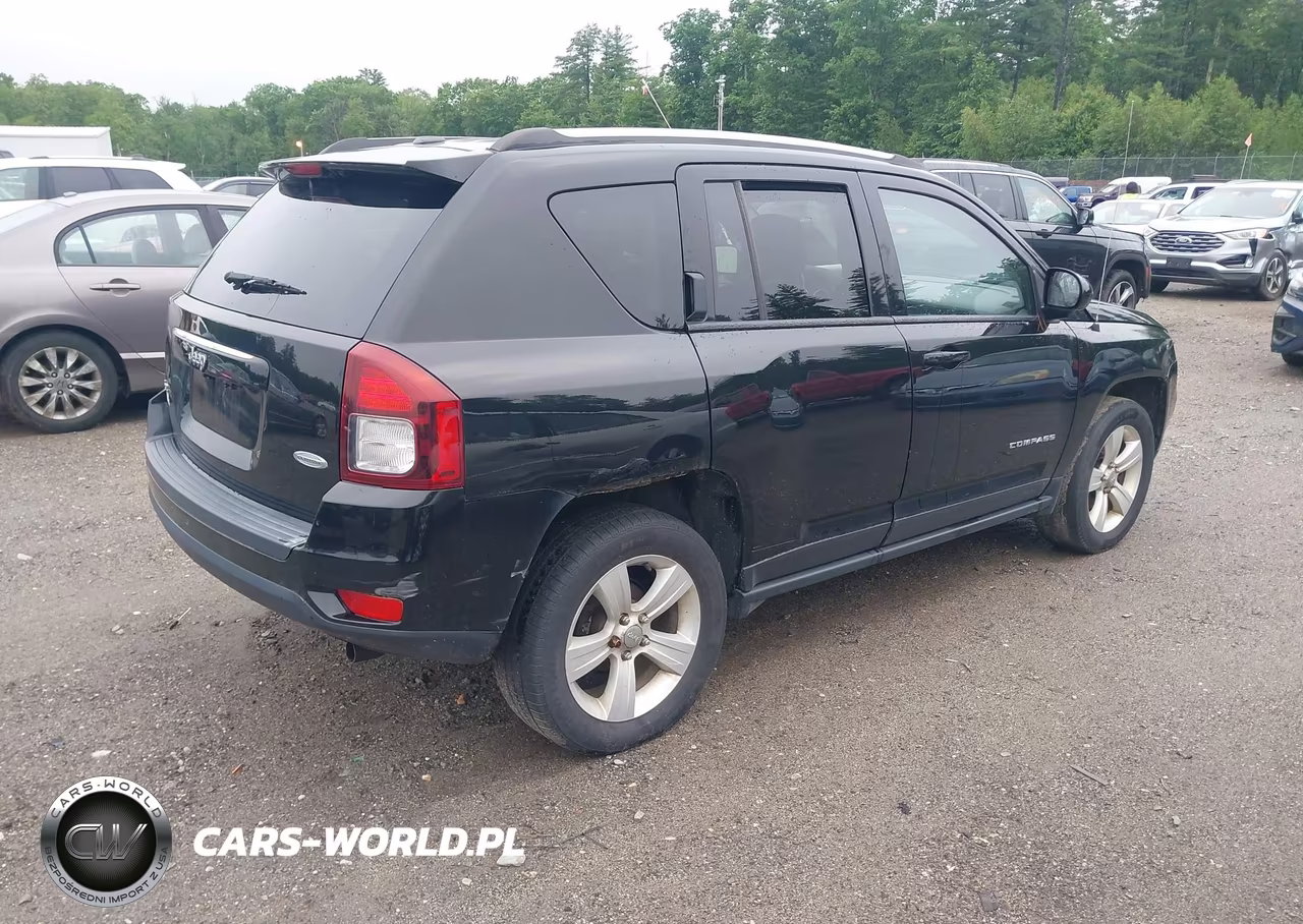 2016 Jeep Compass Latitude VIN:1C4NJDEBXGD782864 - 4