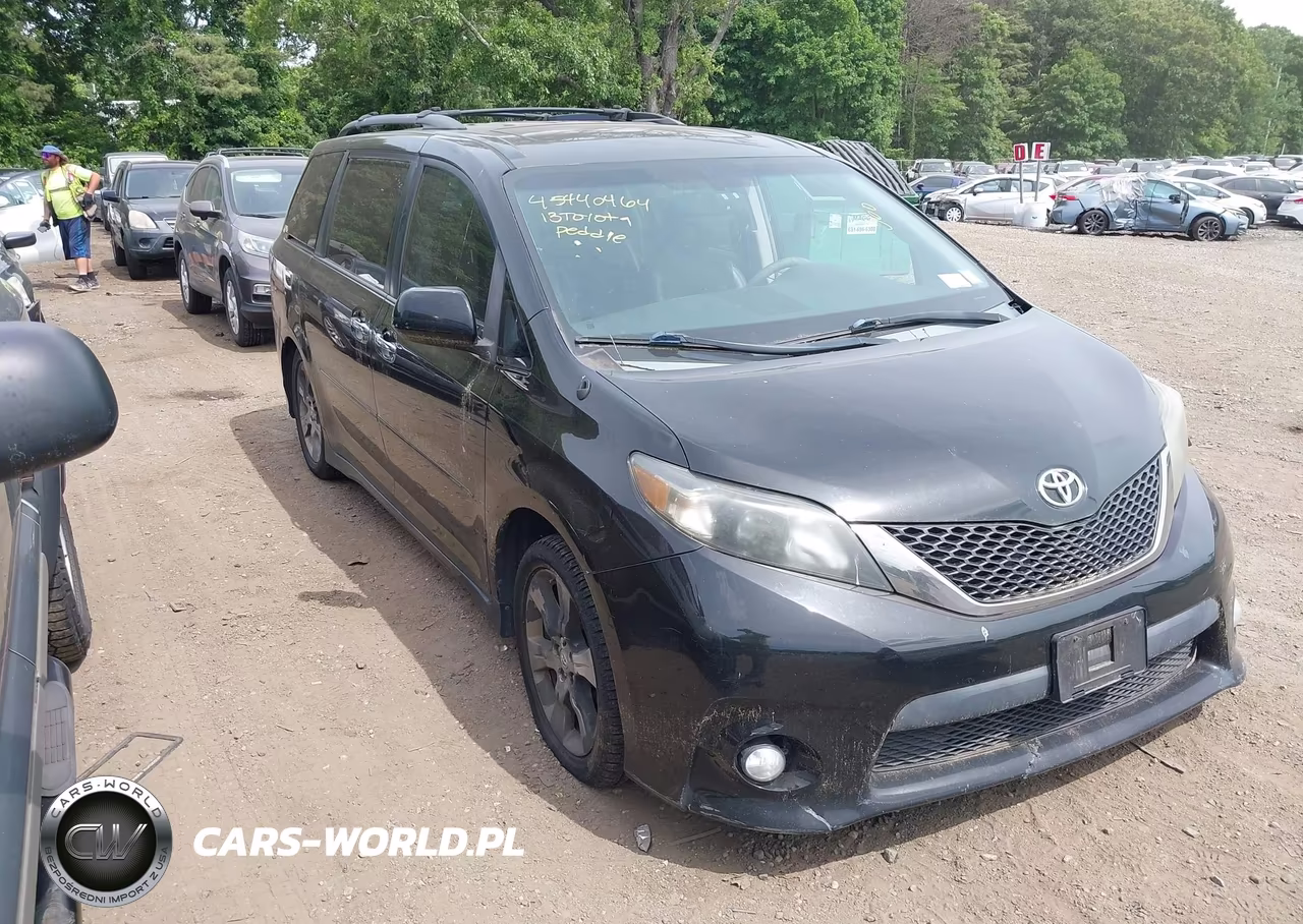 2013 Toyota Sienna Se 8 Passenger – zdjęcie 1 z 17