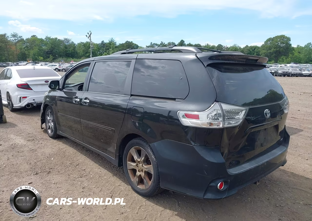 2013 Toyota Sienna Se 8 Passenger VIN:5TDXK3DC3DS340972 - 3
