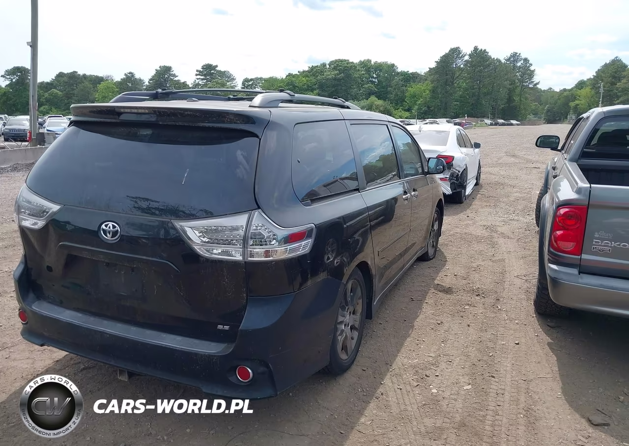 2013 Toyota Sienna Se 8 Passenger VIN:5TDXK3DC3DS340972 - 4