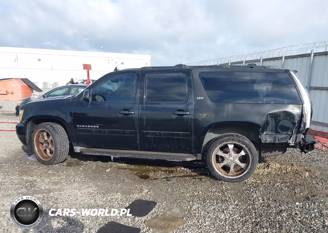 2013 Chevrolet Suburban Lt VIN:1GNSCJE0XDR347200 - 14