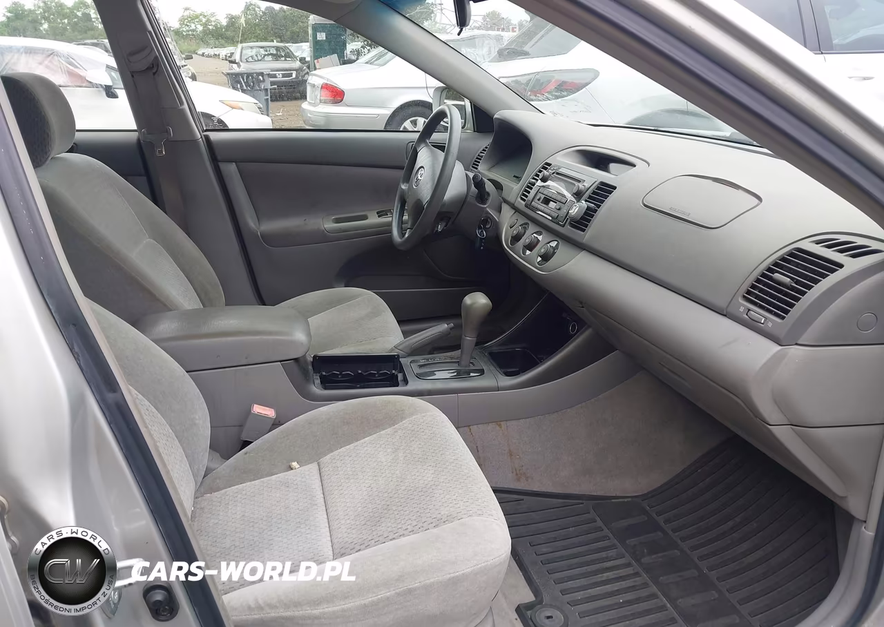 2002 Toyota Camry Le VIN:4T1BE32K52U116862 - 5