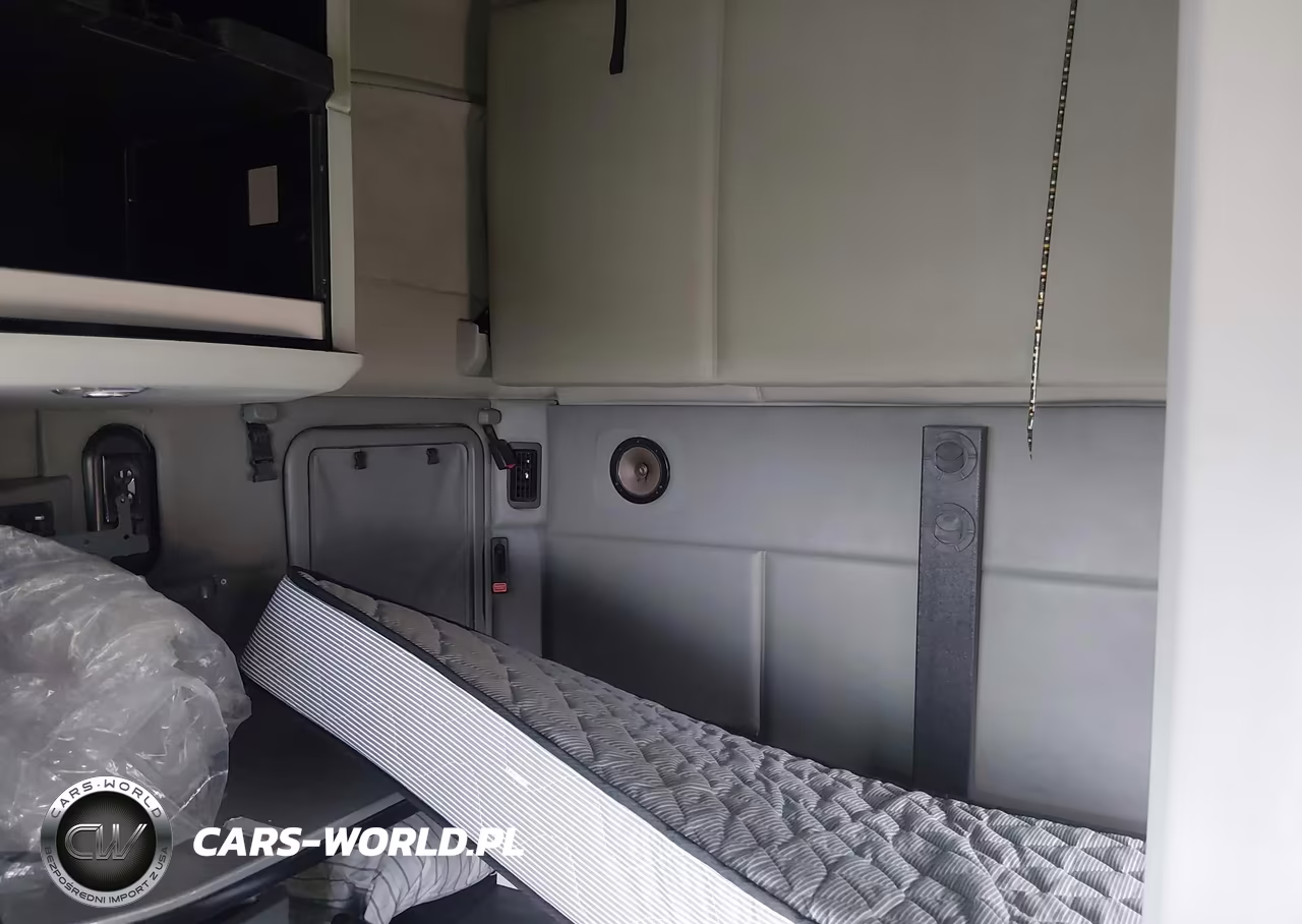 2015 Kenworth Construction T680 VIN:1XKYDP9X3FJ418236 - 5