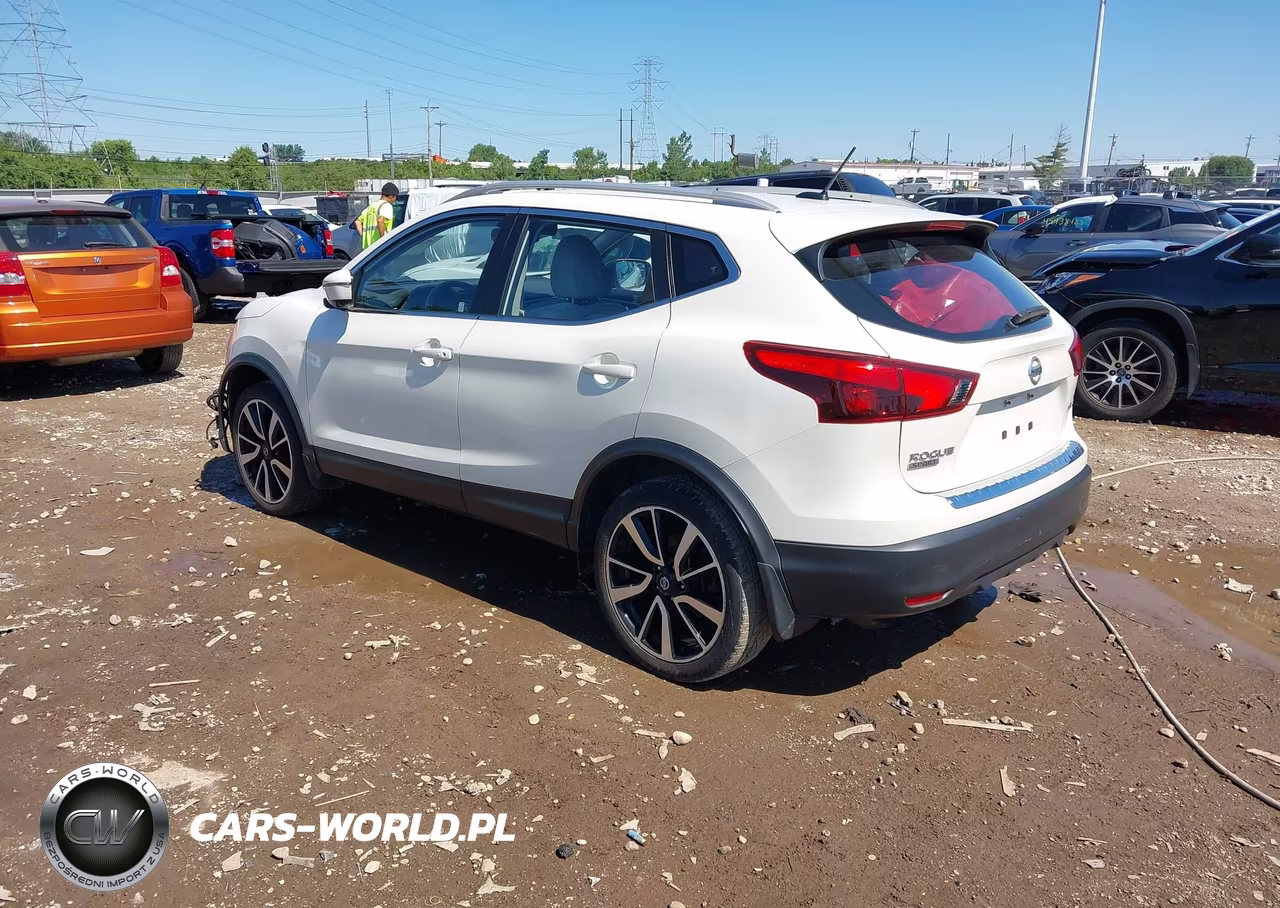 2018 Nissan Rogue Sport Sl VIN:JN1BJ1CR0JW600007 - 3