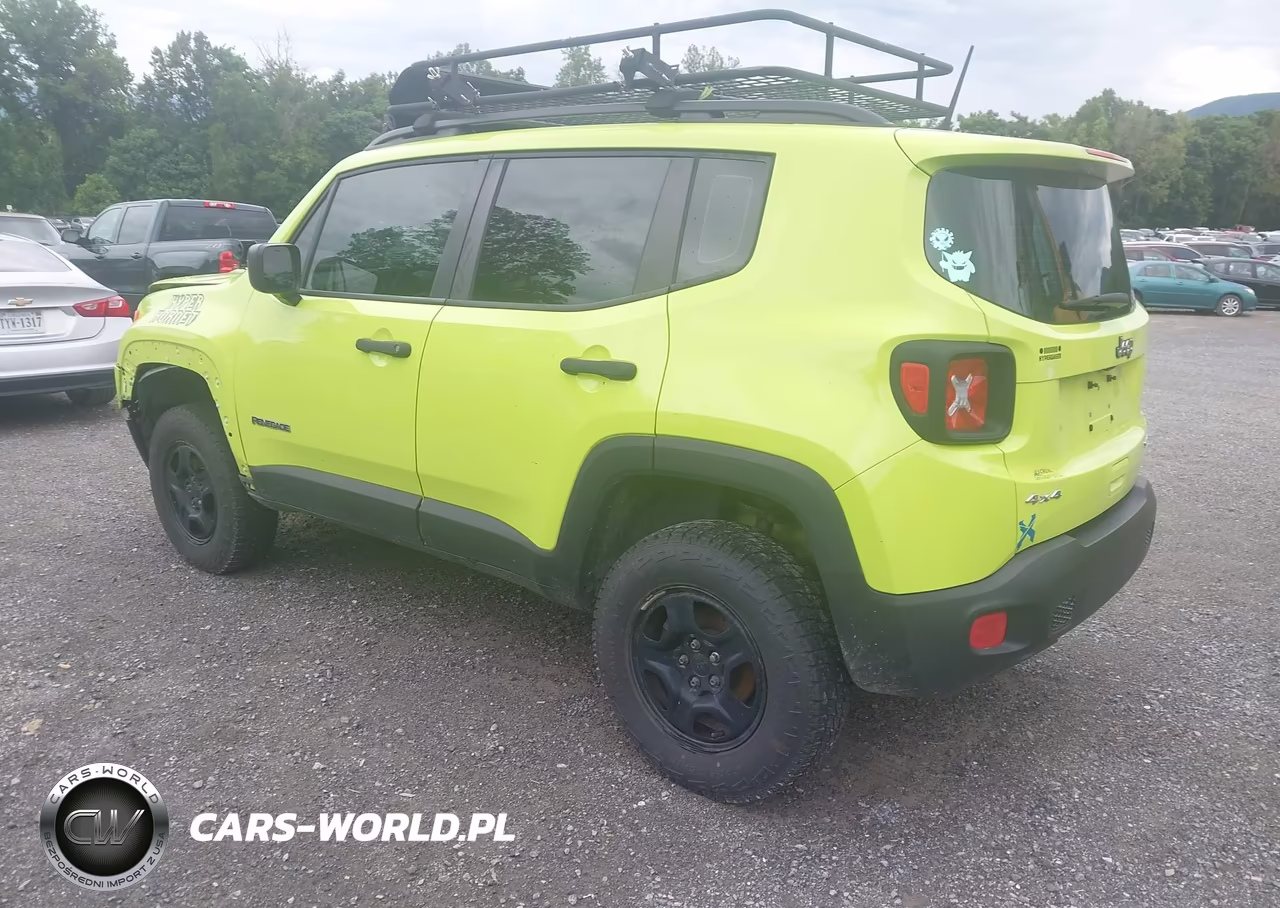 2018 Jeep Renegade Sport 4X4 VIN:ZACCJBAB6JPJ45395 - 3