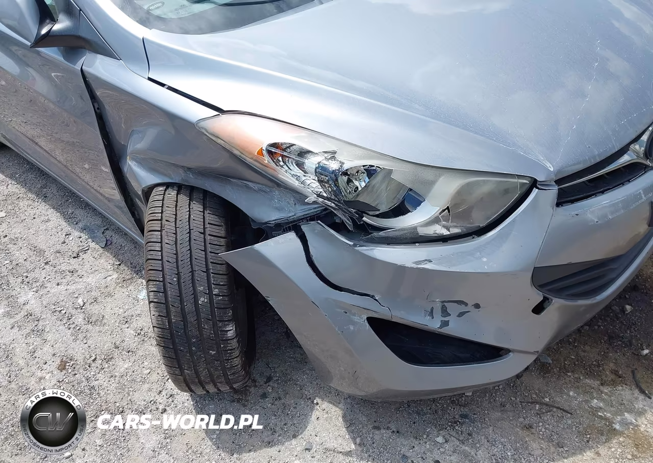 2013 Hyundai Elantra Gs VIN:KMHDH6AE7DU009392 - 13