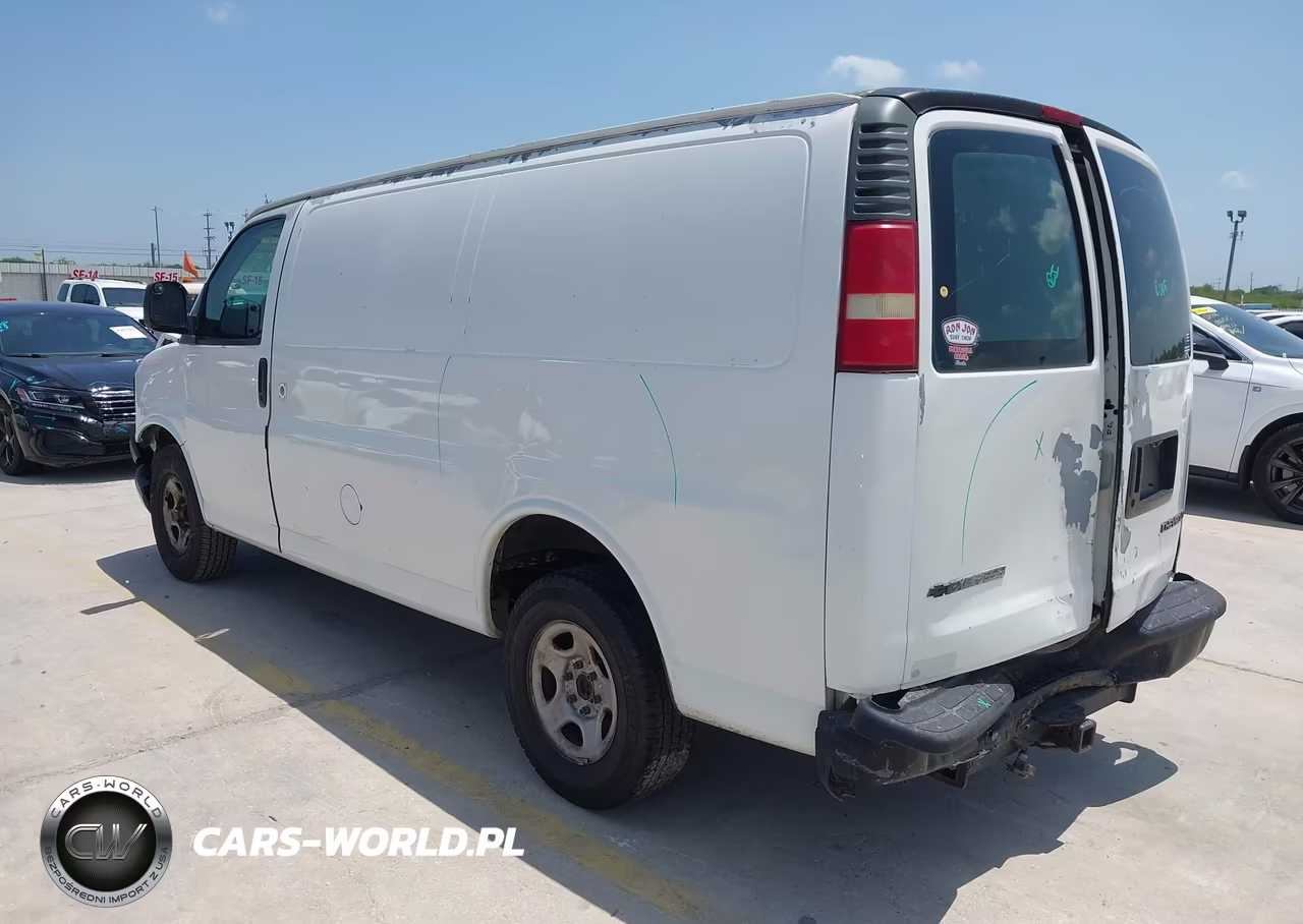2004 Chevrolet Express VIN:1GCFG15XX41168102 - 3