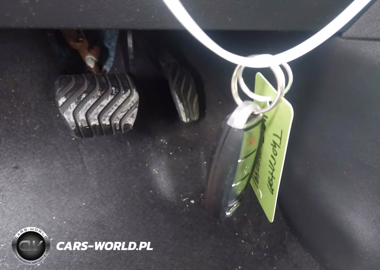 2019 Nissan Kicks S VIN:3N1CP5CU8KL547921 - 11