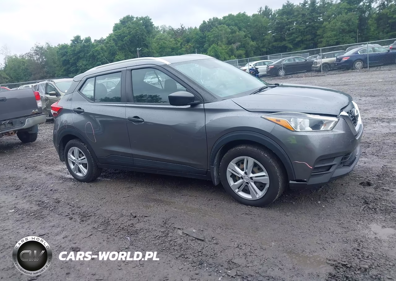 2019 Nissan Kicks S VIN:3N1CP5CU8KL547921 - 13