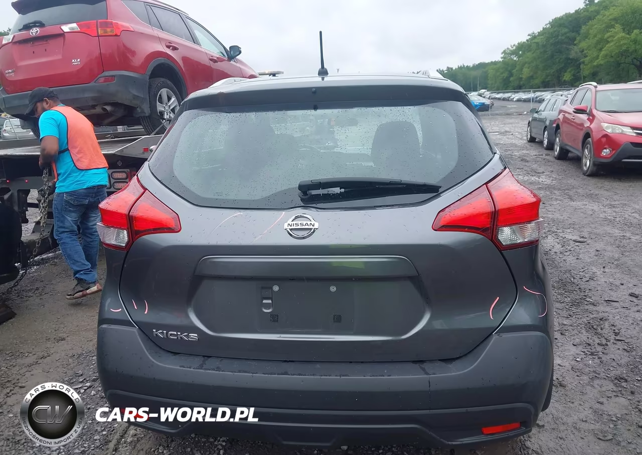 2019 Nissan Kicks S VIN:3N1CP5CU8KL547921 - 16