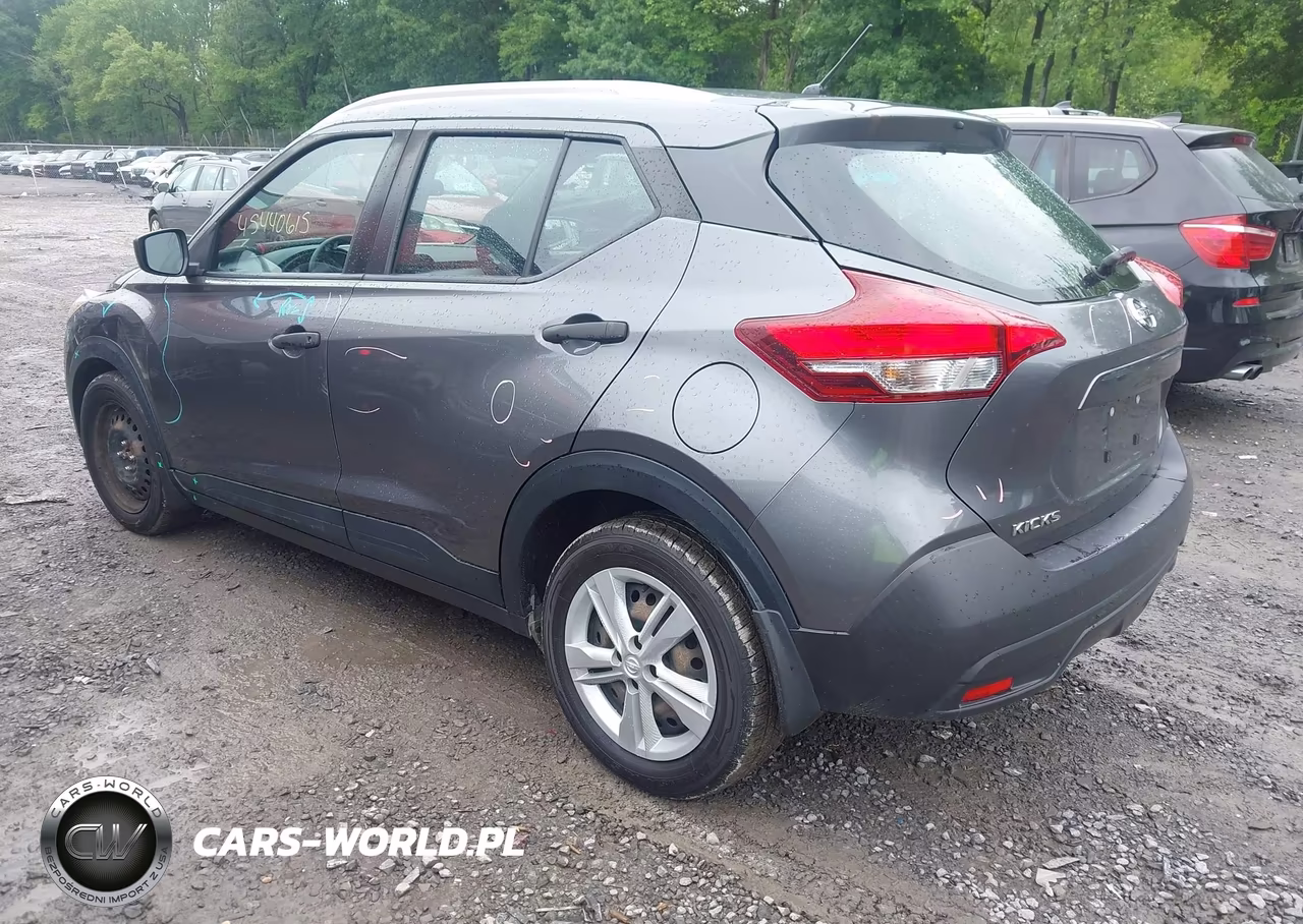 2019 Nissan Kicks S VIN:3N1CP5CU8KL547921 - 3