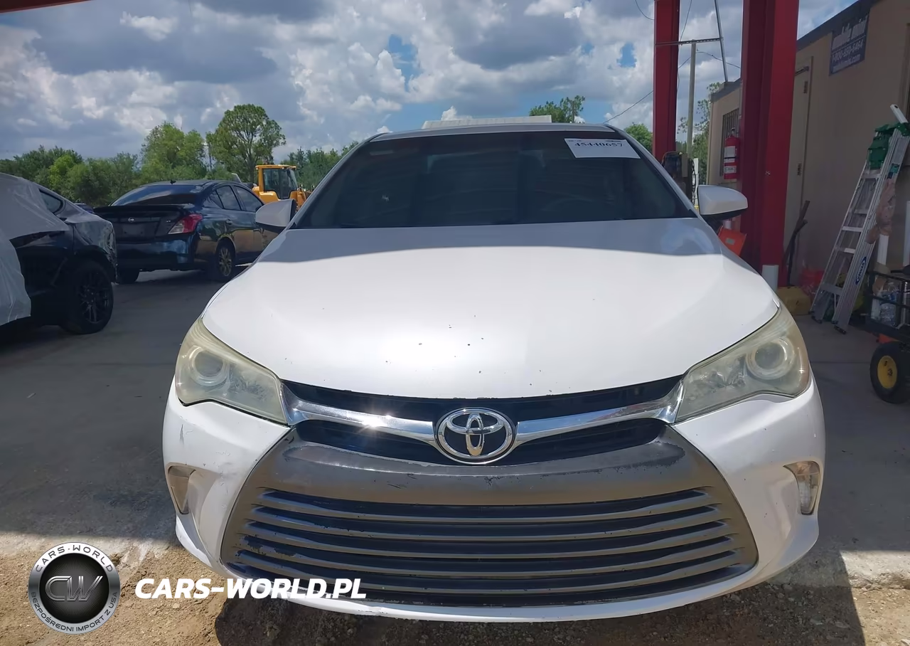 2016 Toyota Camry Le VIN:4T1BF1FK7GU573420 - 12