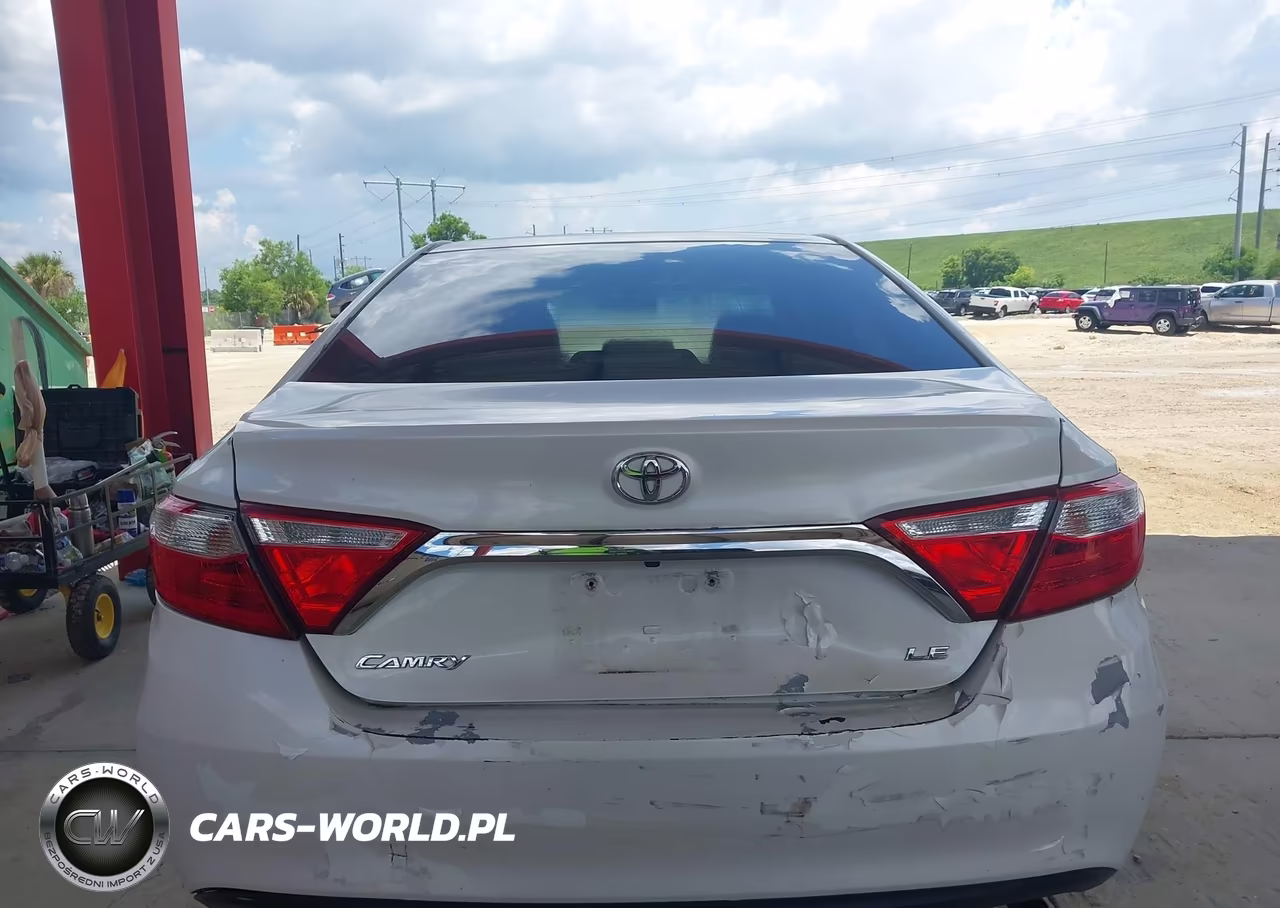 2016 Toyota Camry Le VIN:4T1BF1FK7GU573420 - 16