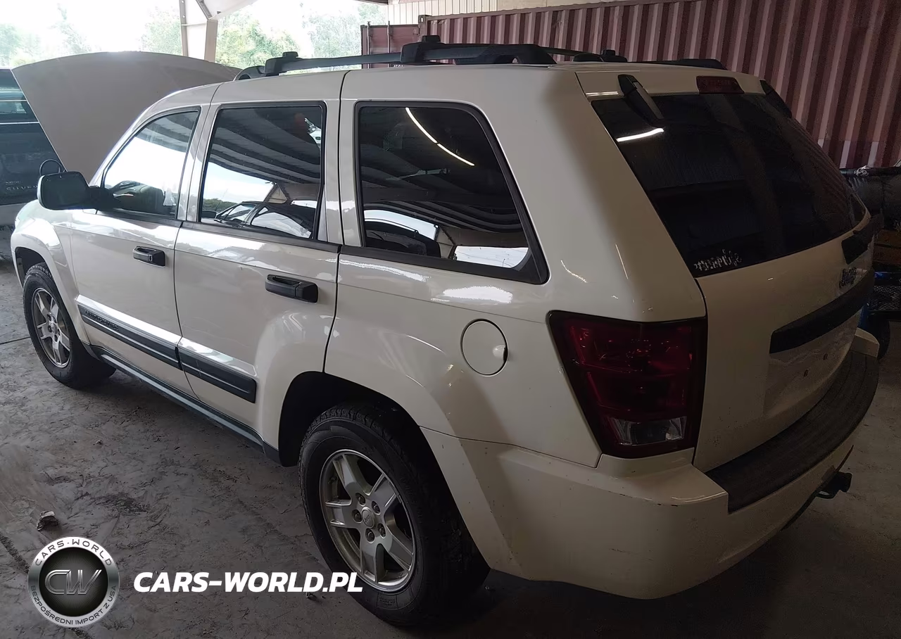 2005 Jeep Grand Cherokee Laredo VIN:1J4GS48K55C570307 - 3