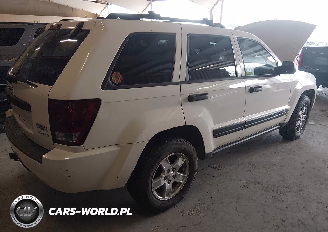 2005 Jeep Grand Cherokee Laredo VIN:1J4GS48K55C570307 - 4