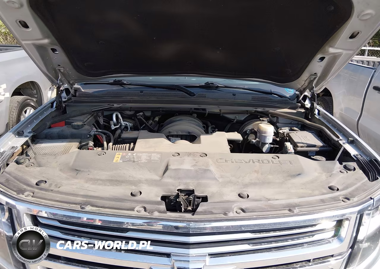 2019 Chevrolet Tahoe Premier VIN:1GNSCCKC9KR105604 - 10