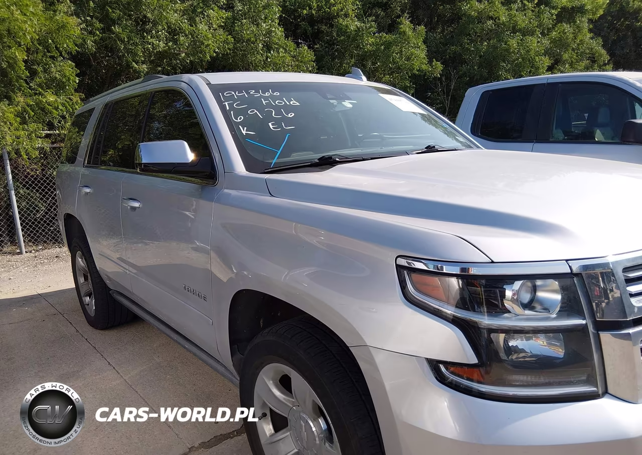 2019 Chevrolet Tahoe Premier VIN:1GNSCCKC9KR105604 - 13