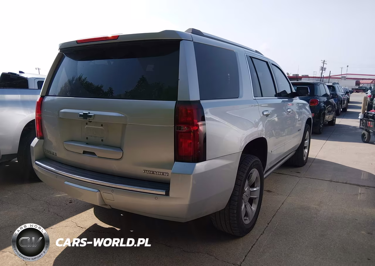 2019 Chevrolet Tahoe Premier VIN:1GNSCCKC9KR105604 - 4