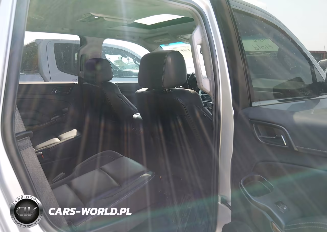 2019 Chevrolet Tahoe Premier VIN:1GNSCCKC9KR105604 - 8