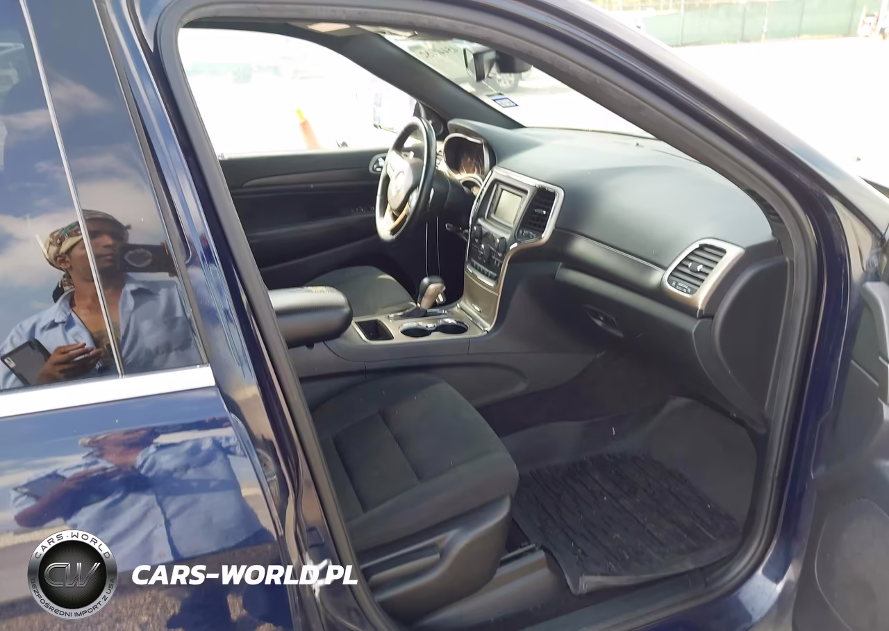 2017 Jeep Grand Cherokee Laredo 4X2 VIN:1C4RJEAG6HC678825 - 5