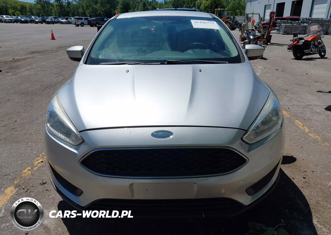 2018 Ford Focus Se VIN:1FADP3K23JL206979 - 12