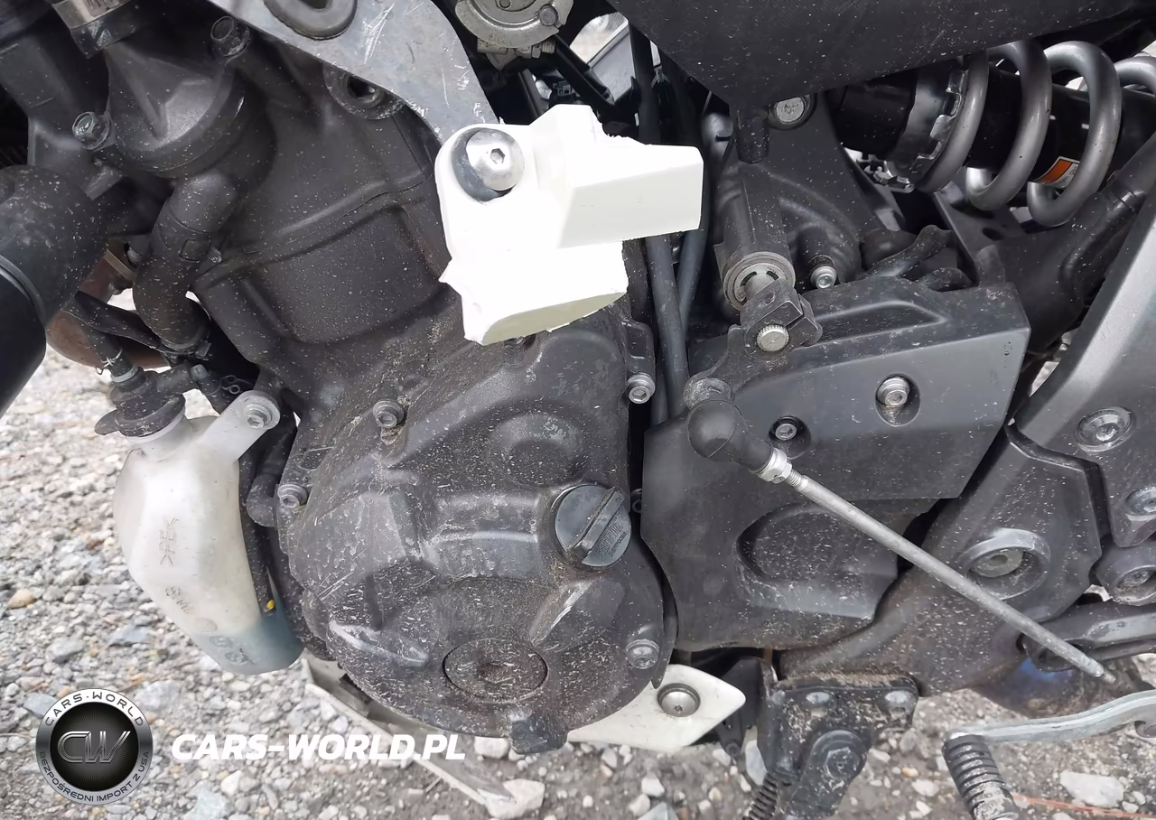 2022 Yamaha Yzfr7 VIN:JYARM38E5NA001400 - 9