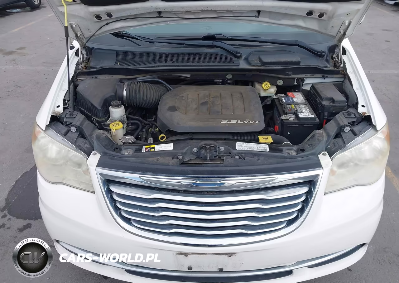 2013 Chrysler Town & Country Touring VIN:2C4RC1BG8DR690798 - 10