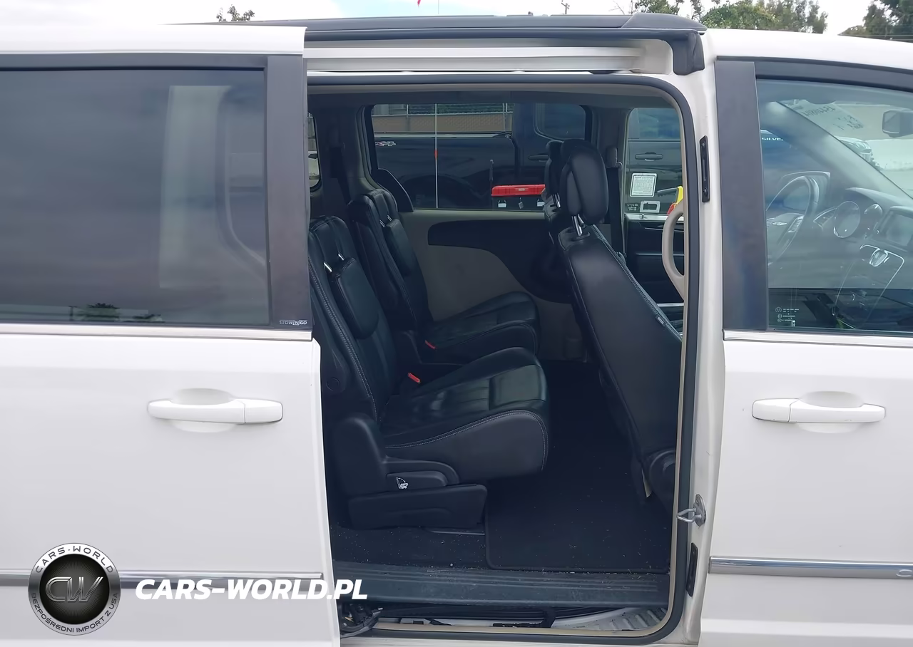 2013 Chrysler Town & Country Touring VIN:2C4RC1BG8DR690798 - 8
