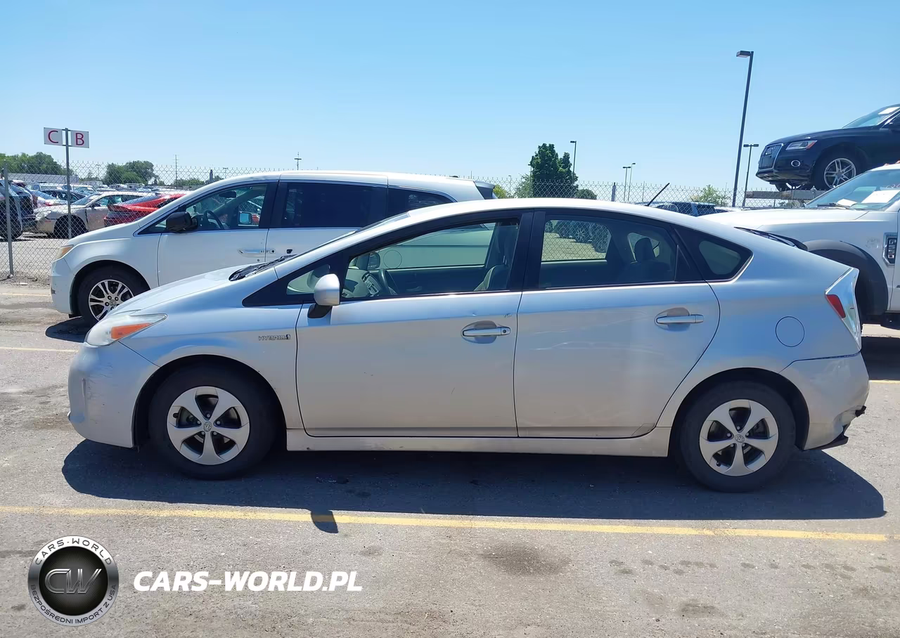 2012 Toyota Prius Two VIN:JTDKN3DUXC5537863 - 14