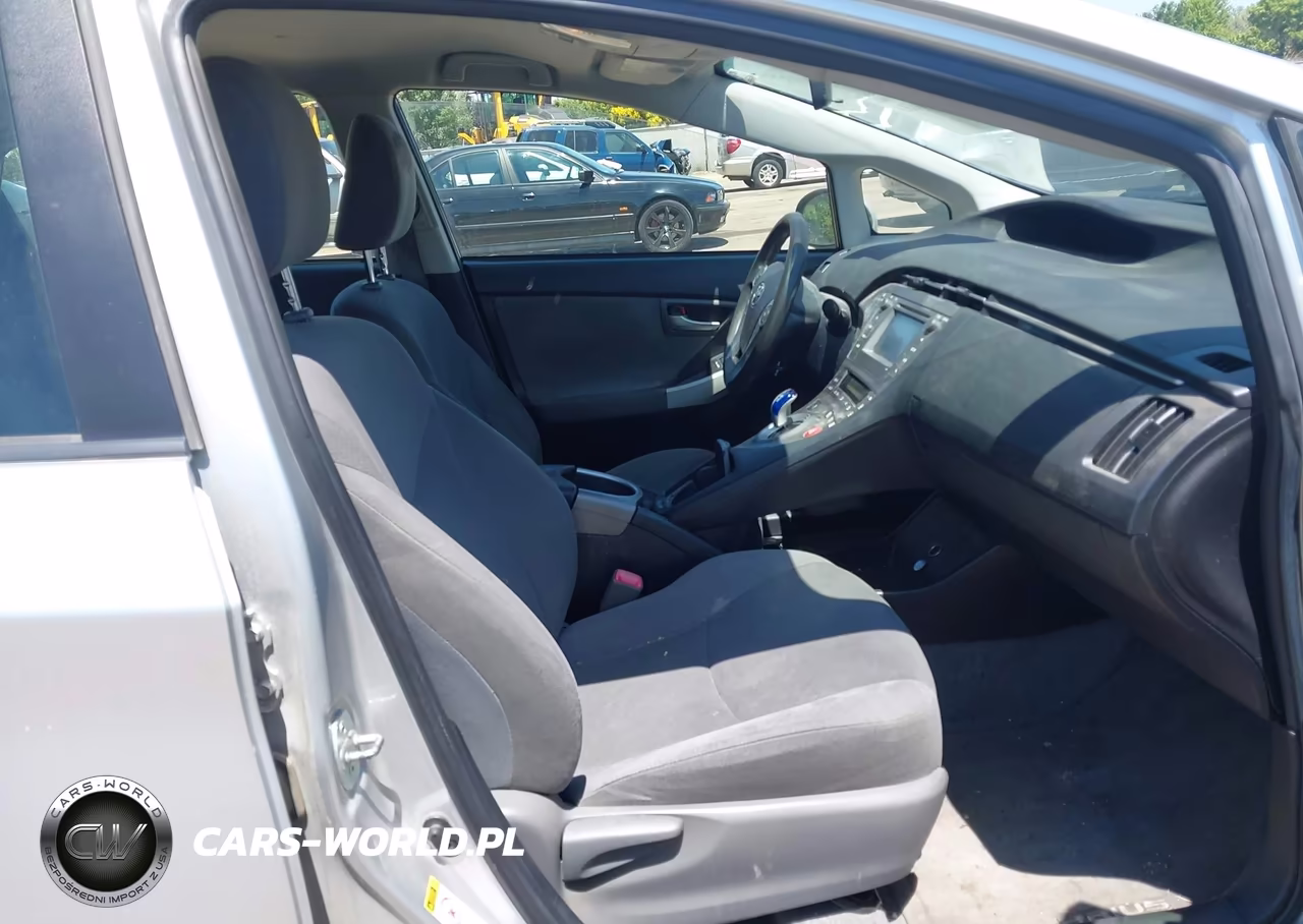 2012 Toyota Prius Two VIN:JTDKN3DUXC5537863 - 5