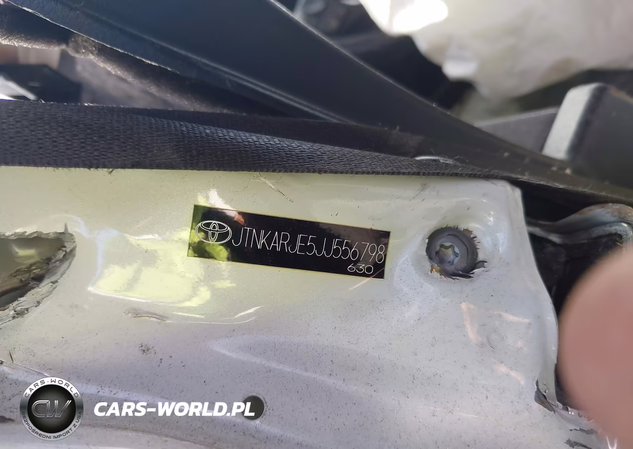 2018 Toyota Corolla Im VIN:JTNKARJE5JJ556798 - 9