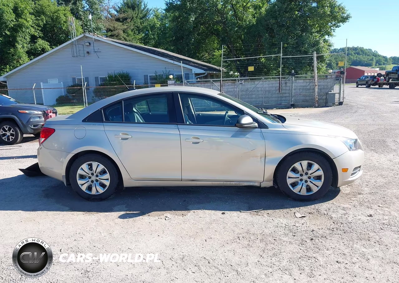 2014 Chevrolet Cruze Ls Auto VIN:1G1PA5SGXE7172451 - 14