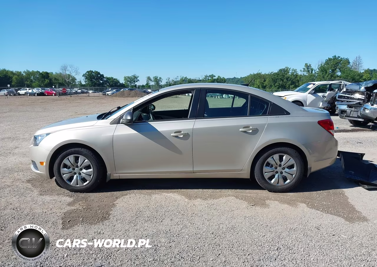 2014 Chevrolet Cruze Ls Auto VIN:1G1PA5SGXE7172451 - 15