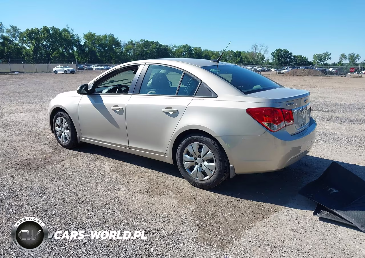2014 Chevrolet Cruze Ls Auto VIN:1G1PA5SGXE7172451 - 3