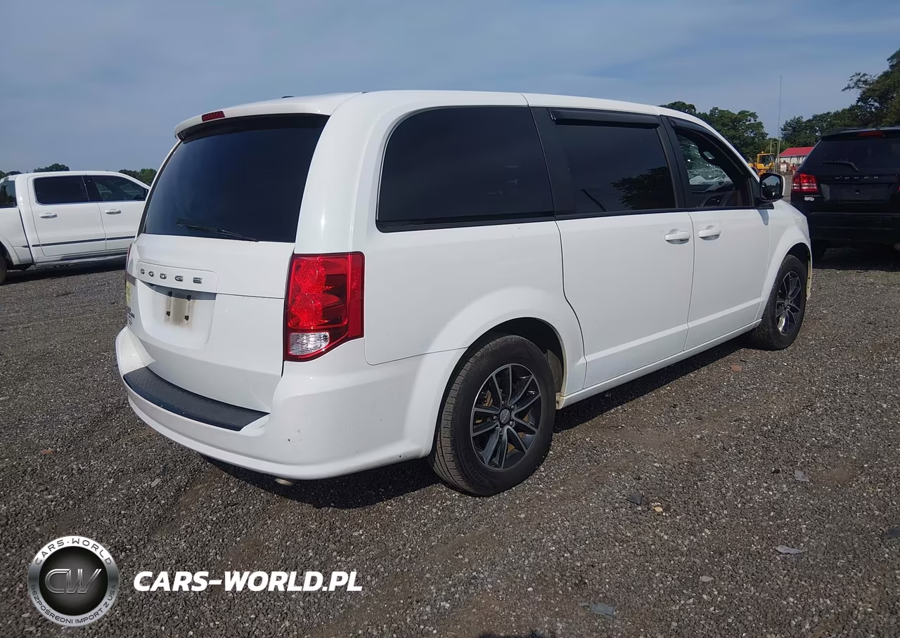 2018 Dodge Grand Caravan Se Plus VIN:2C4RDGBG4JR139781 - 4