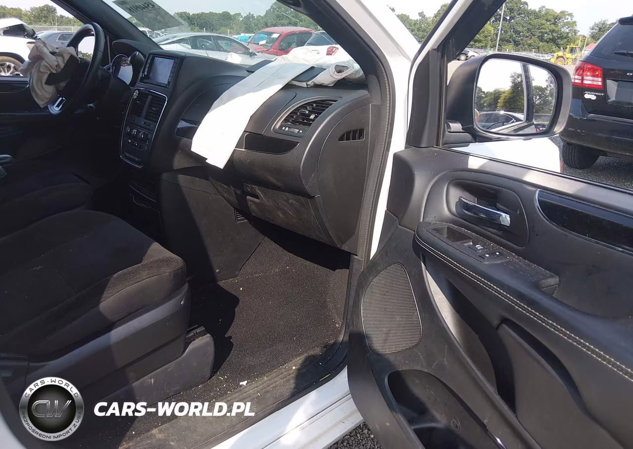 2018 Dodge Grand Caravan Se Plus VIN:2C4RDGBG4JR139781 - 5