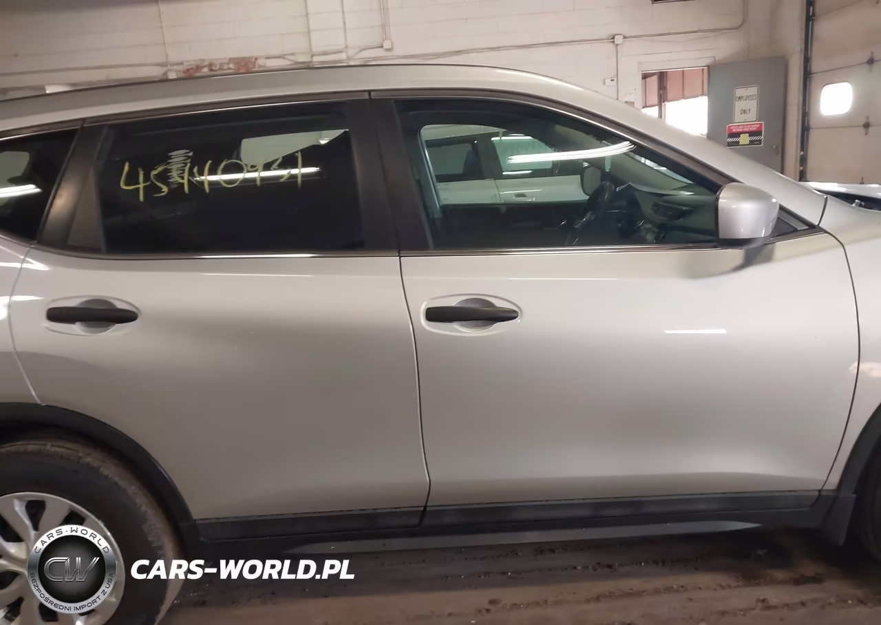 2017 Nissan Rogue S VIN:5N1AT2MV9HC731996 - 13