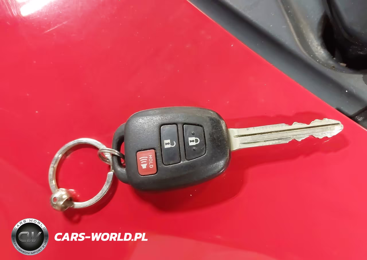 2015 Toyota Prius C One VIN:JTDKDTB35F1108591 - 11