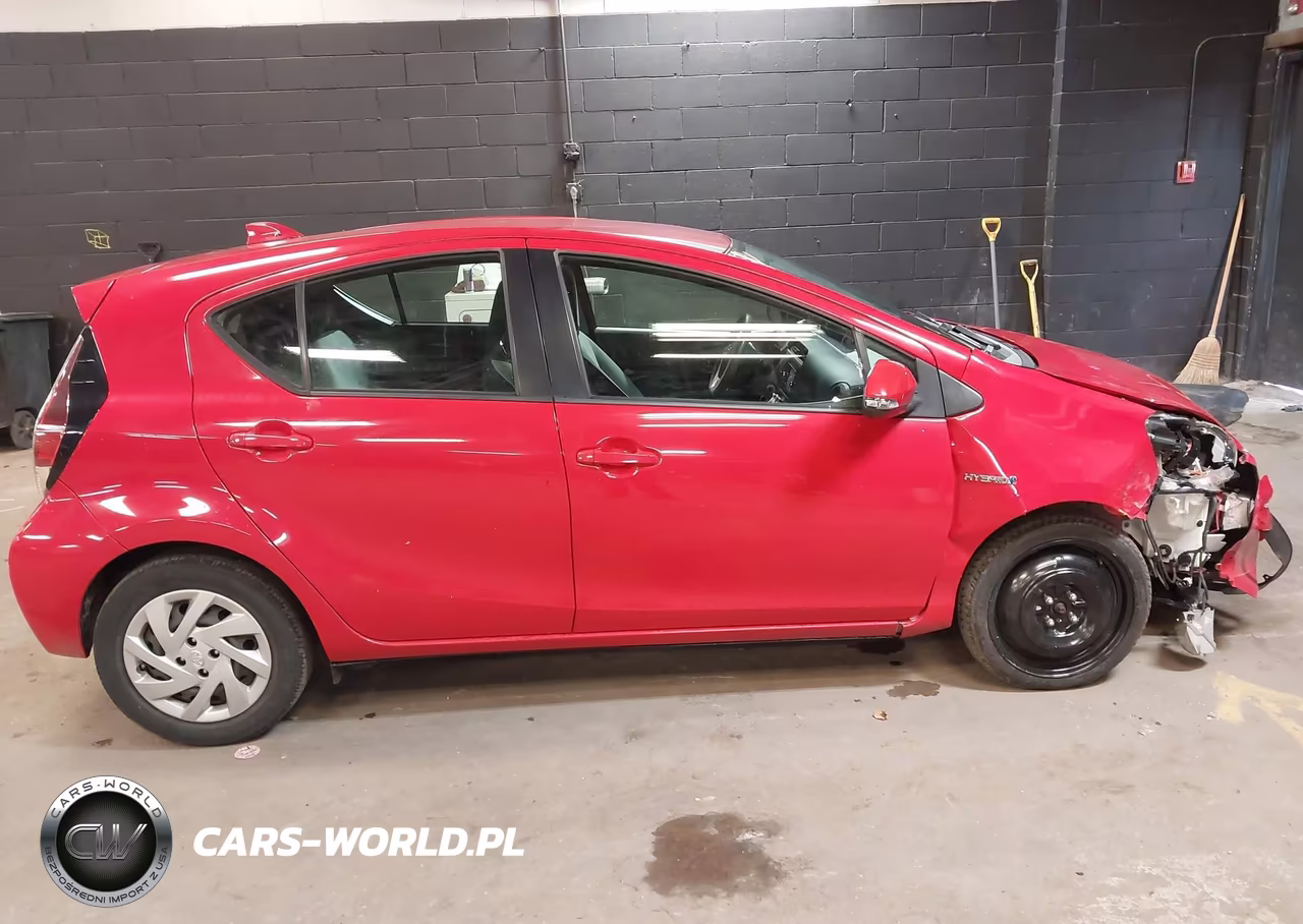 2015 Toyota Prius C One VIN:JTDKDTB35F1108591 - 13
