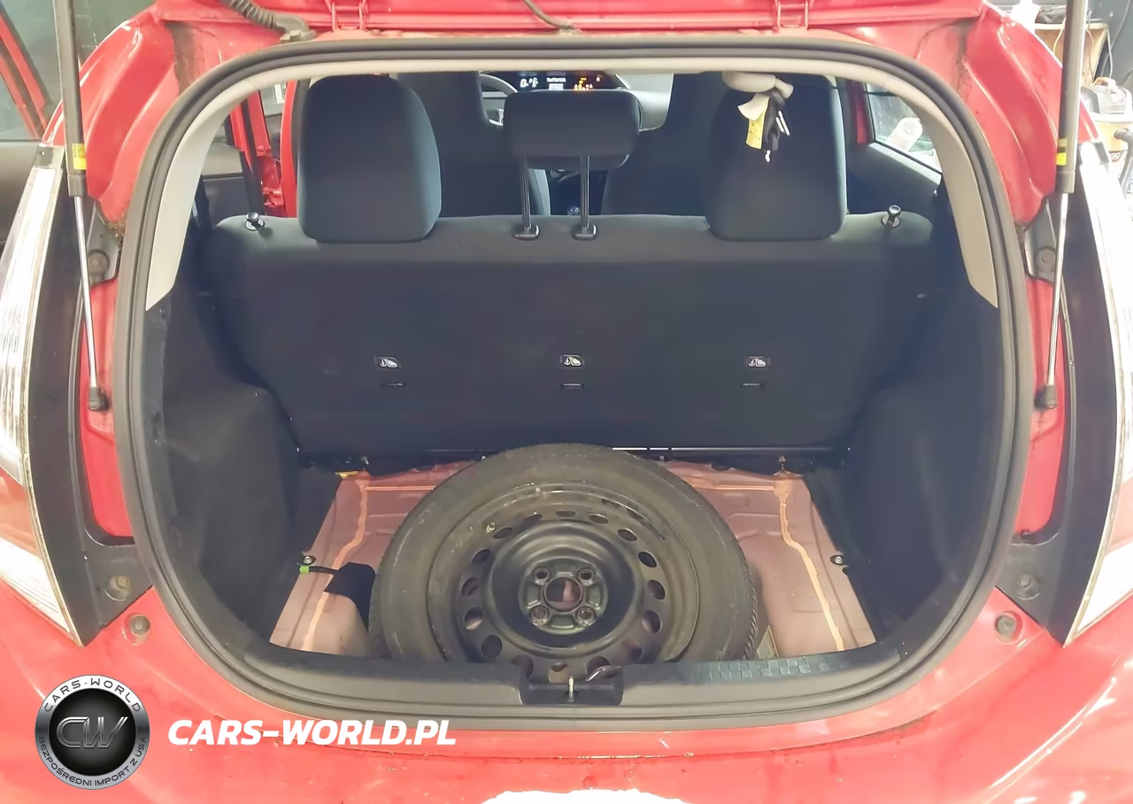 2015 Toyota Prius C One VIN:JTDKDTB35F1108591 - 17