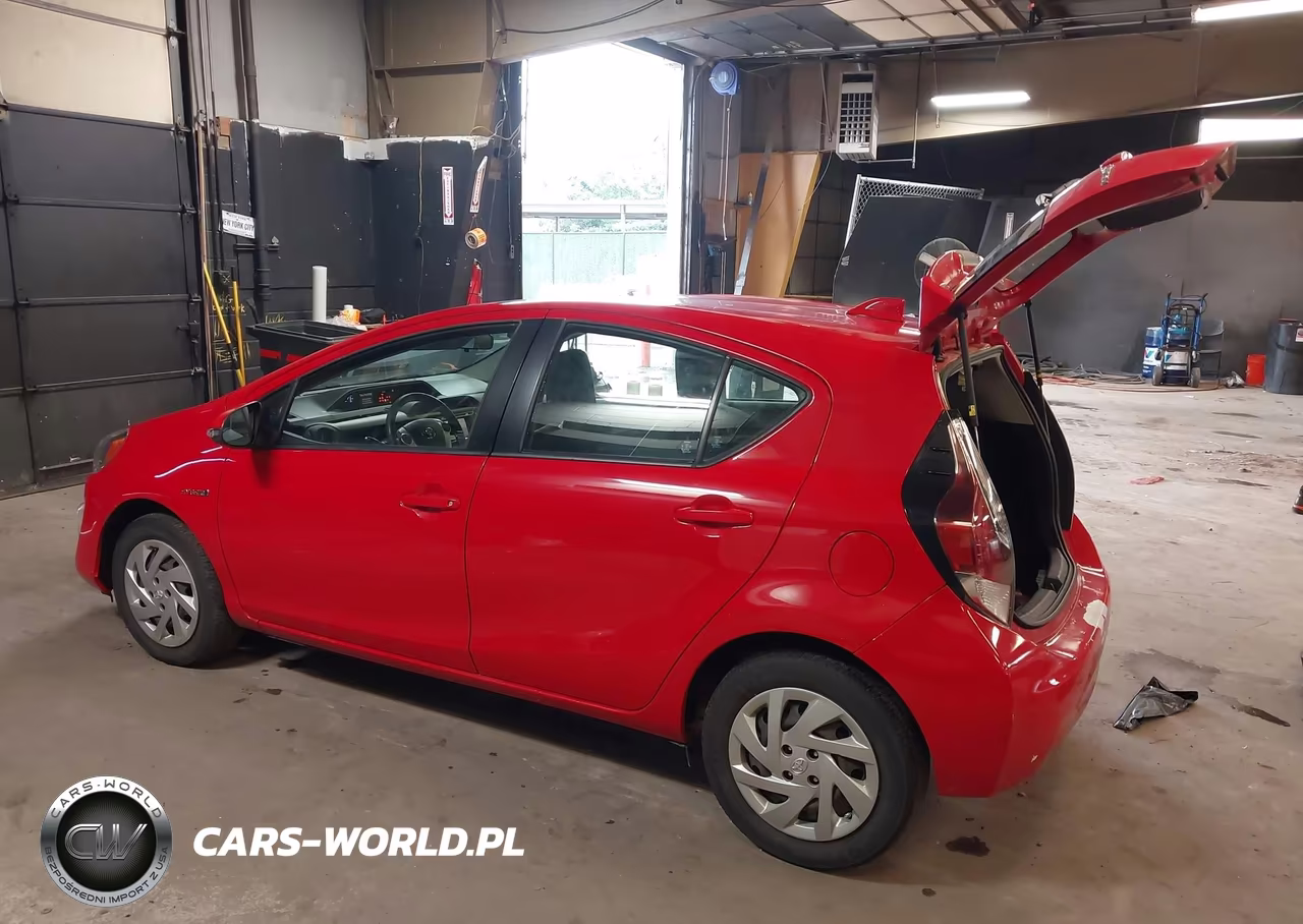 2015 Toyota Prius C One VIN:JTDKDTB35F1108591 - 3