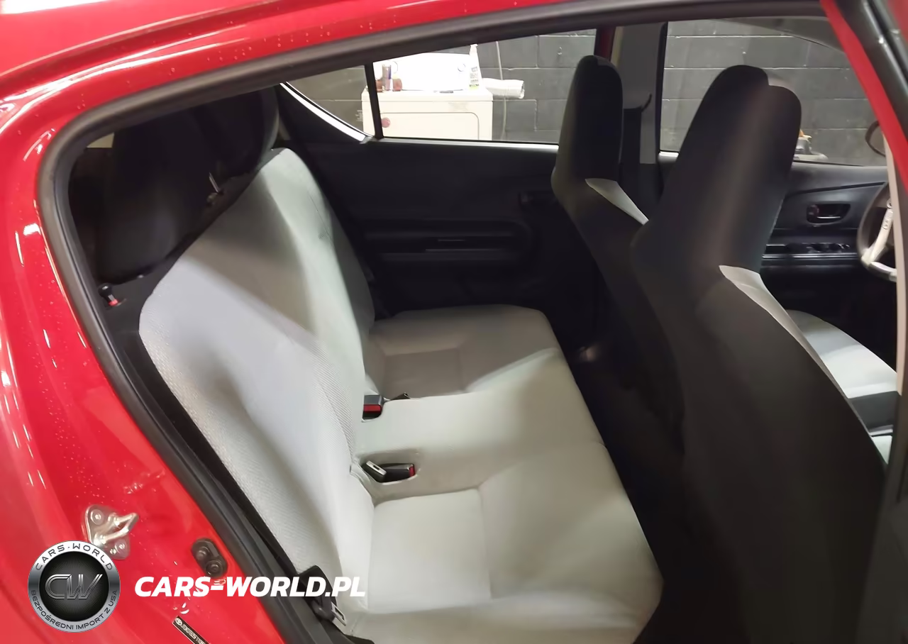 2015 Toyota Prius C One VIN:JTDKDTB35F1108591 - 8