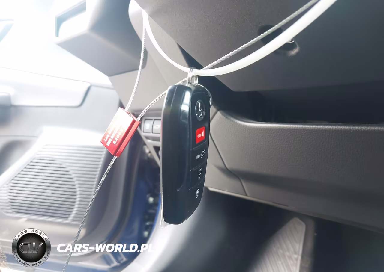 2023 Toyota Prius Limited VIN:JTDACAAU2P3010623 - 11