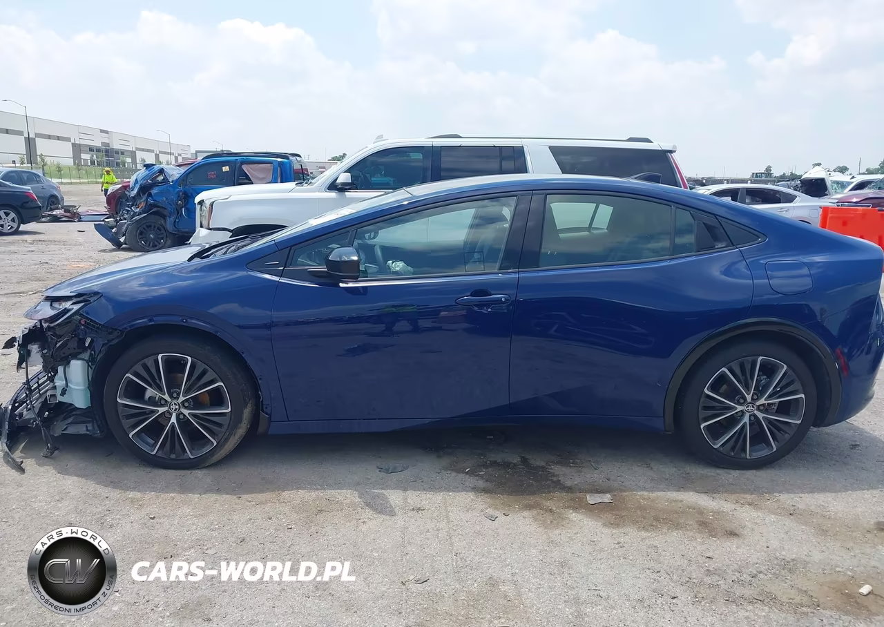 2023 Toyota Prius Limited VIN:JTDACAAU2P3010623 - 14