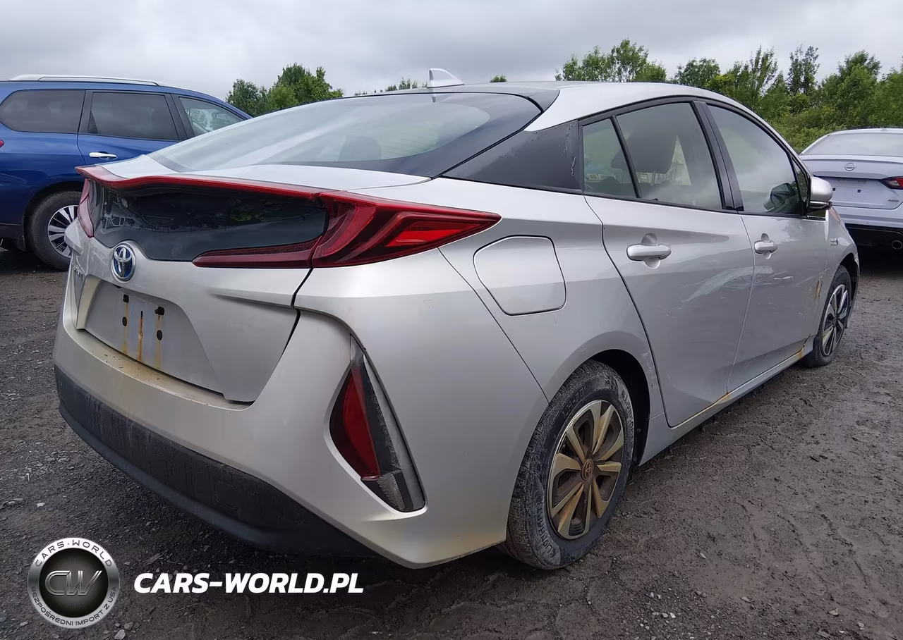 2017 Toyota Prius Prime Premium VIN:JTDKARFP4H3058430 - 4